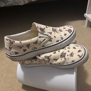 Vans Women’s Cream and Red Floral Slip-On Sneakers